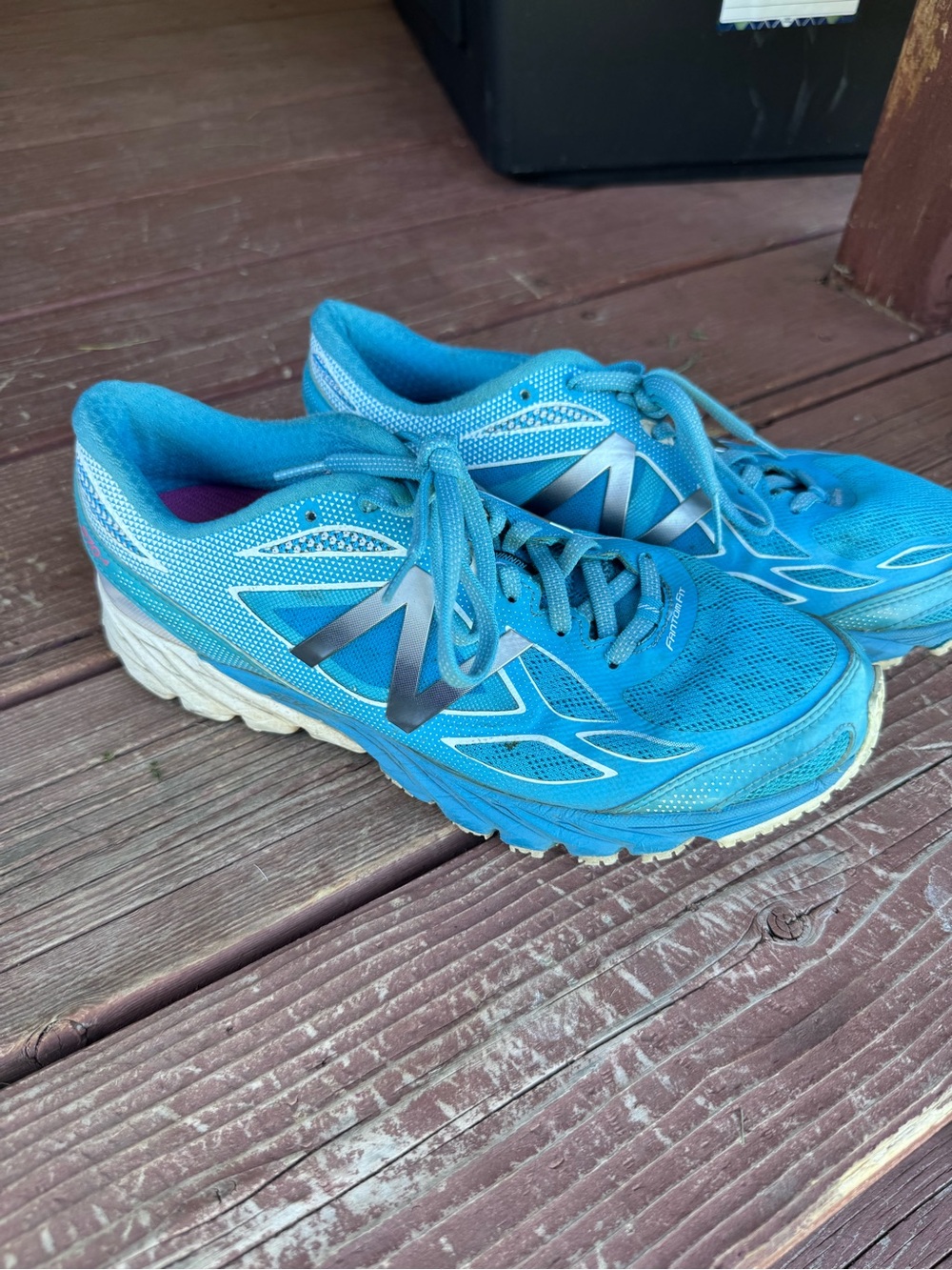 New Balance Women's Turquoise/Blue Running Sneakers